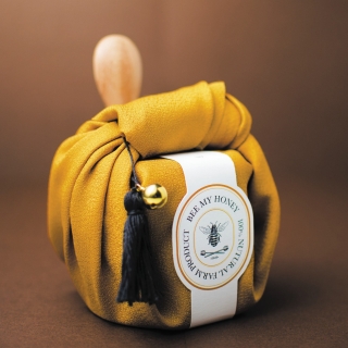 風呂敷ラッピング事例_蜂蜜メーカー